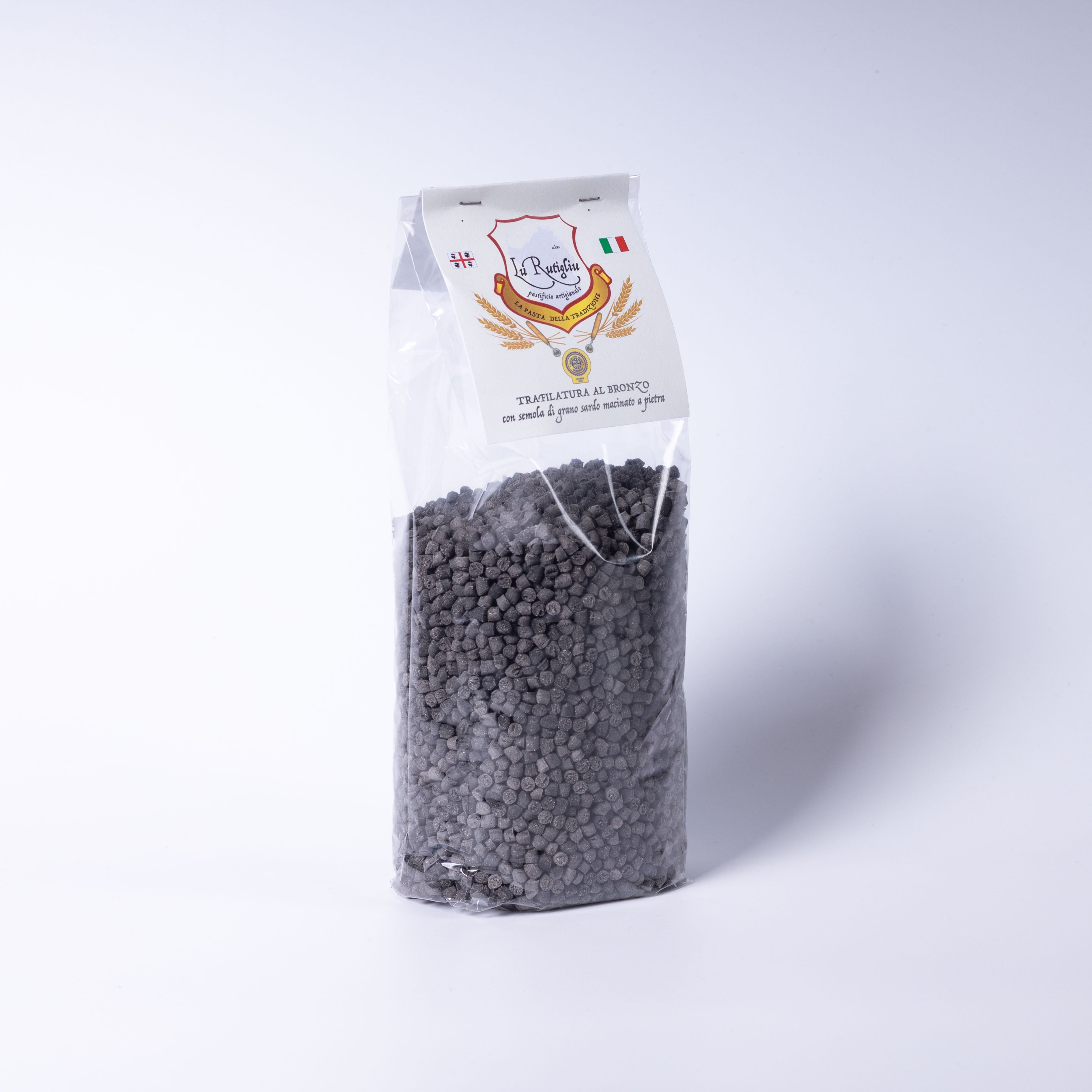 Lu Rutigliu Fregola Pasta mit Tinte gefärbt