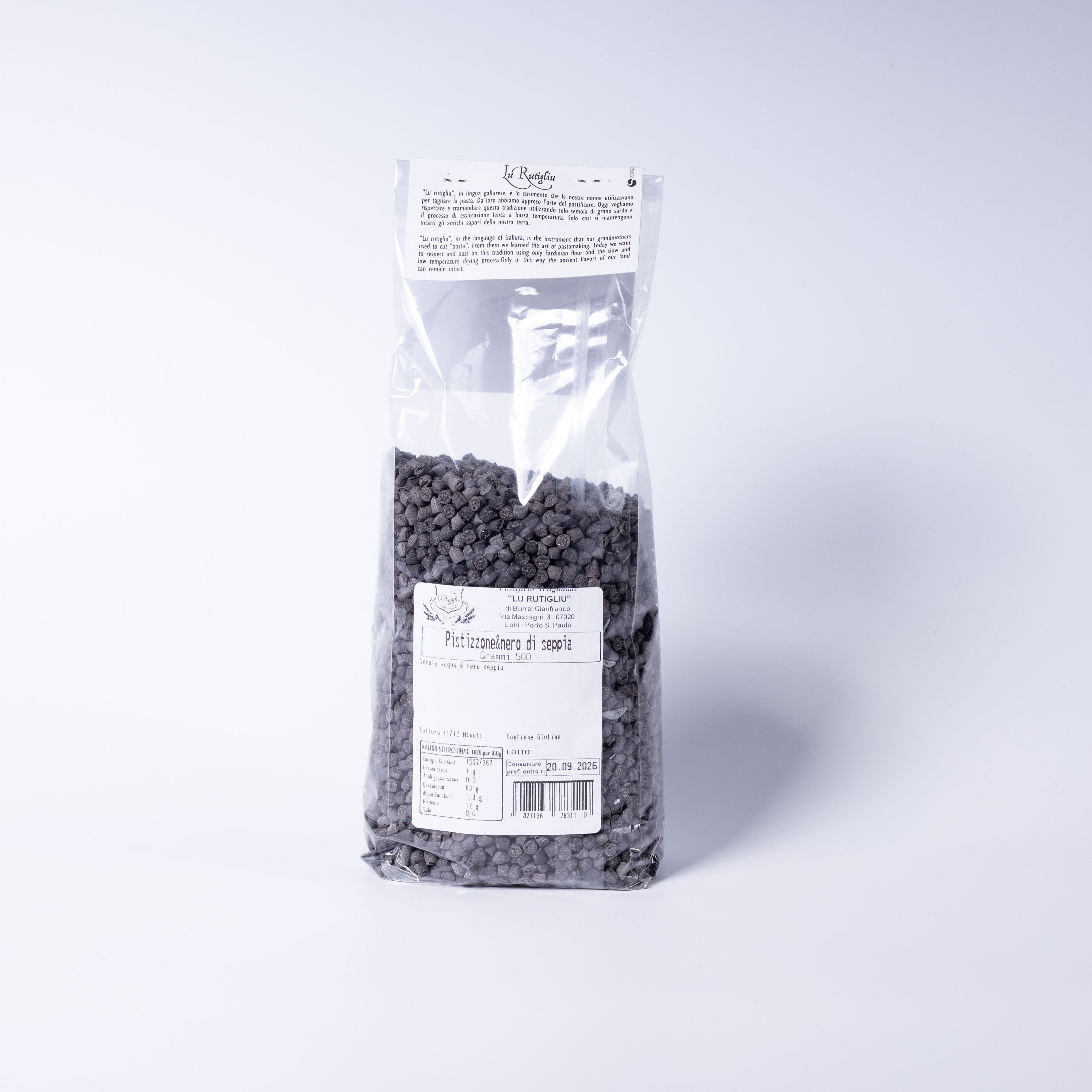 Lu Rutigliu Fregola Pasta mit Tinte gefärbt
